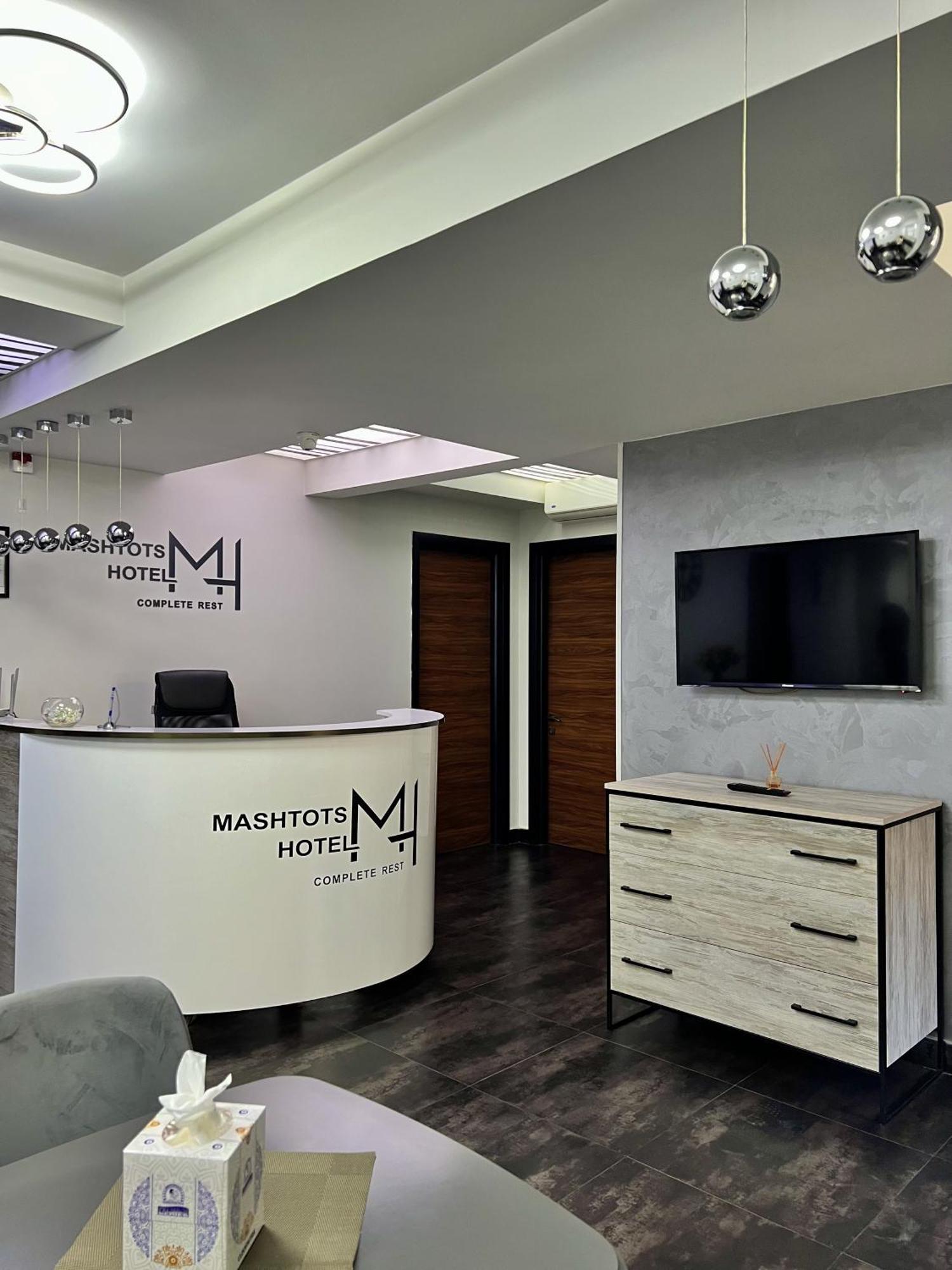 Mashtots Hotel Jerevan Exteriör bild
